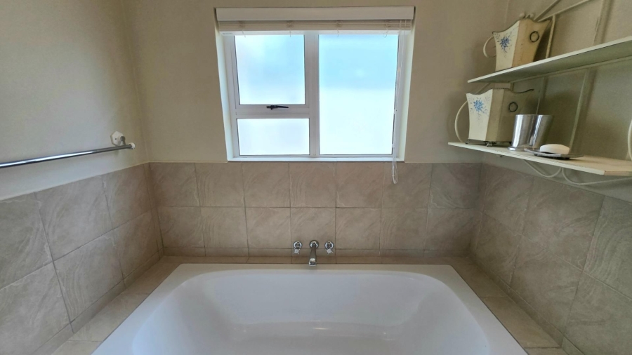 6 Bedroom Property for Sale in Franskraal Western Cape